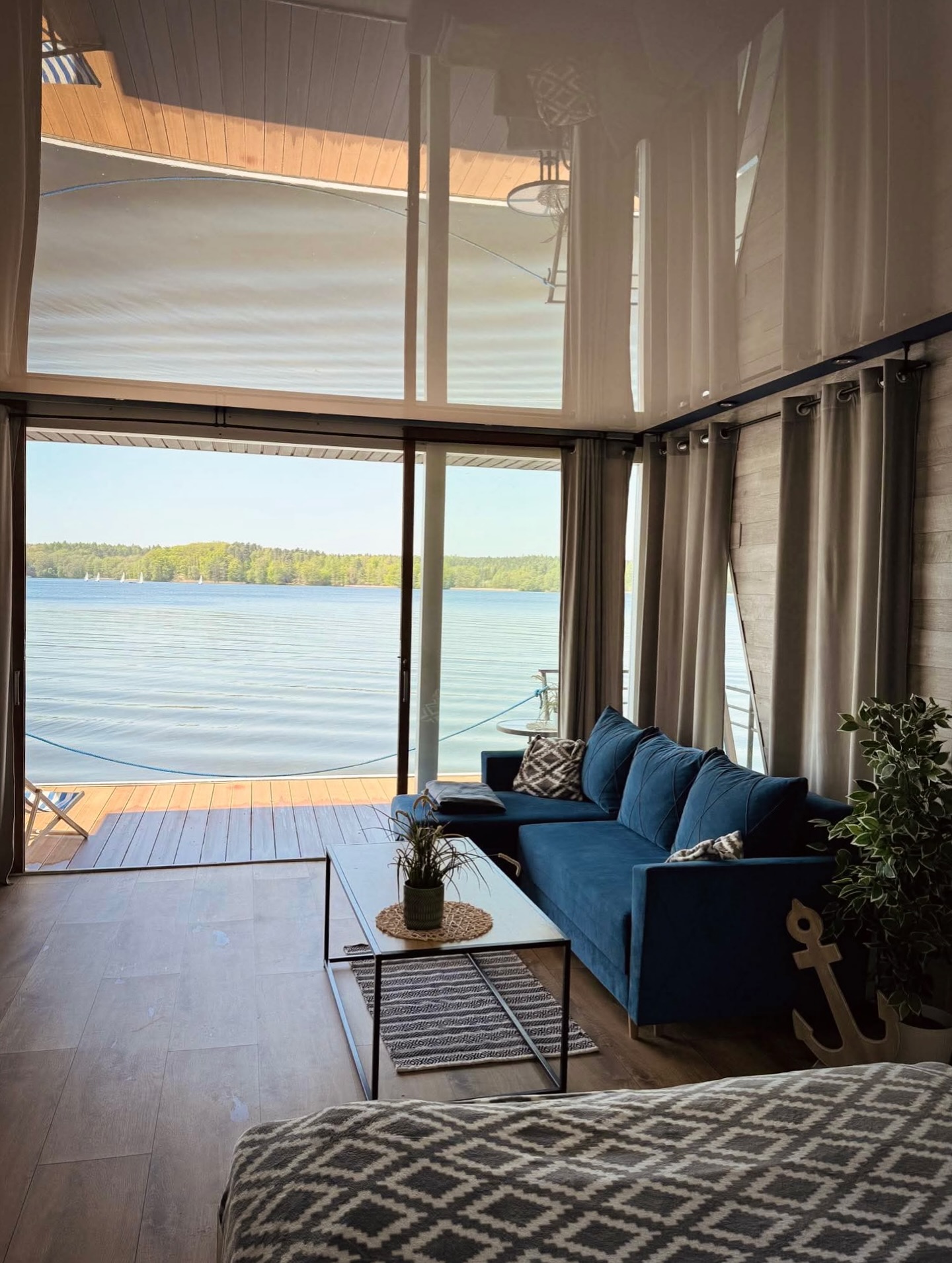 HouseBoat Gallery 1