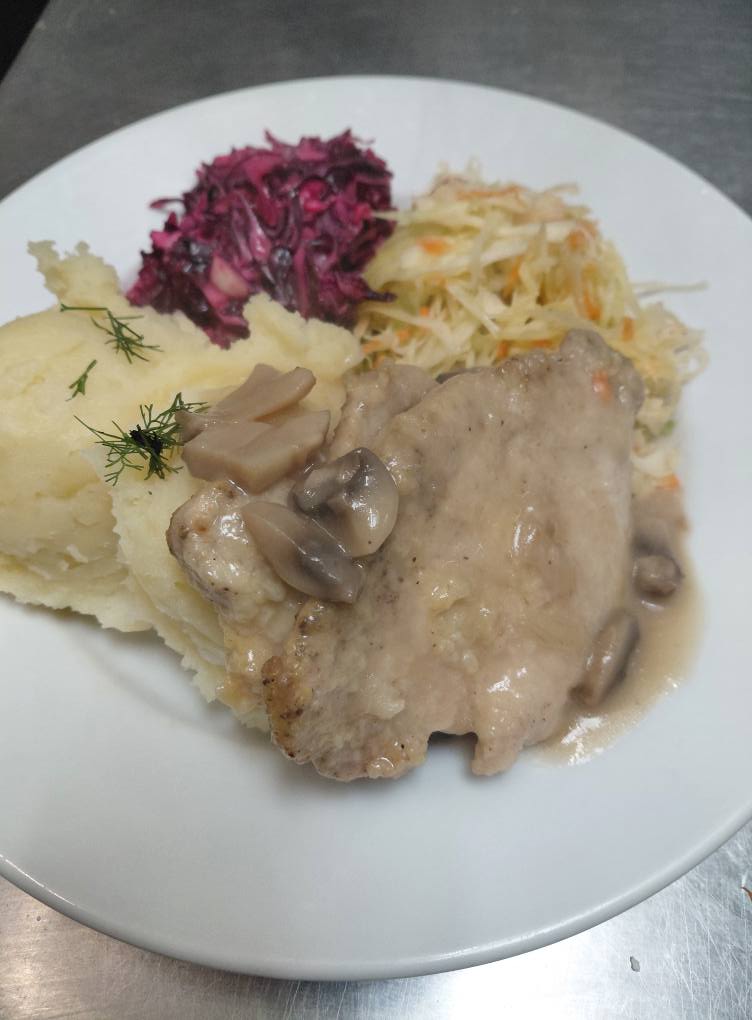 Schab w grzybowym sosie i ziemniaczanym pure